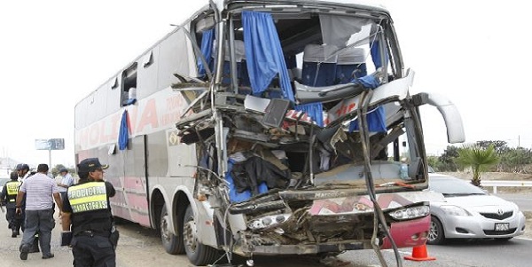 Jun N Choque Entre Bus Y Minivan Dej Un