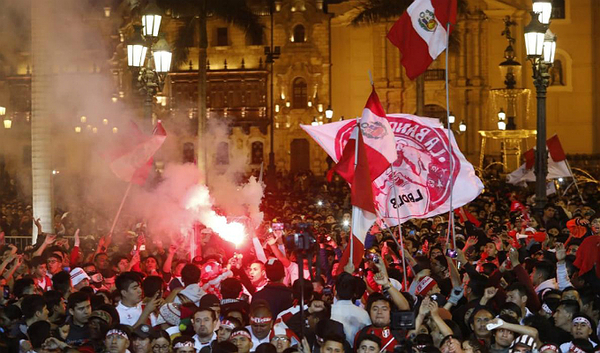 ¡Perú a la final! así celebraron en Lima los goles de la bicolor