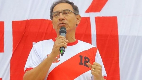 Martín Vizcarra a la ‘Bicolor’: Tienen el aliento de más de 30 millones de peruanos [FOTOS]