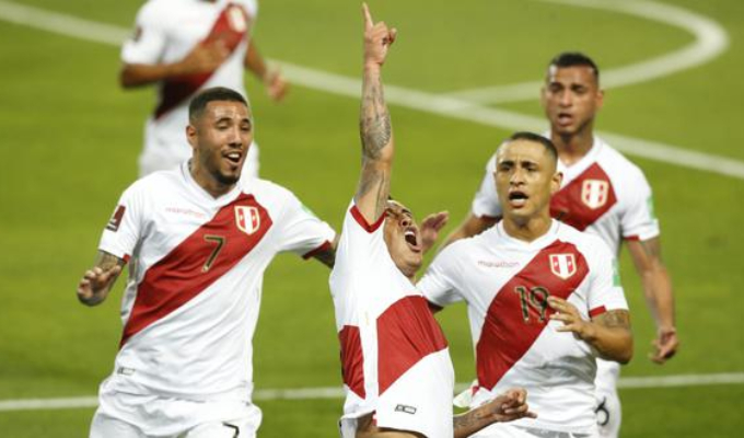 ‘Clásico del Pacífico’: Christian Cueva fue el autor del gol de Perú ante Chile en el Estadio Nacional