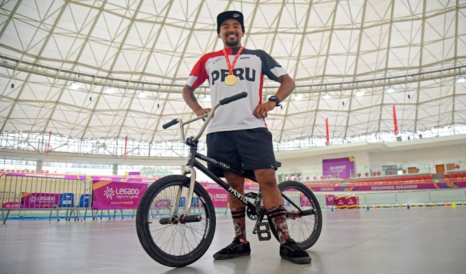 Peruano gana medalla de oro en los Panamericanos BMX: solo una empresa de lejías lo patrocinó
