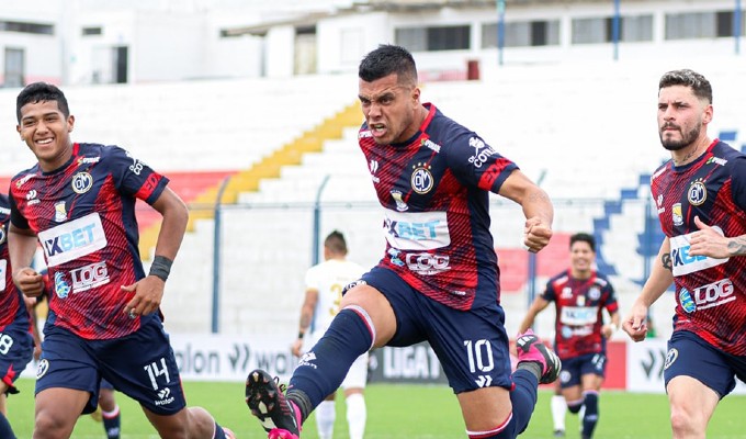 Municipal vence 2-0 a Cusco FC y mantiene la esperanza de seguir en la Liga 1