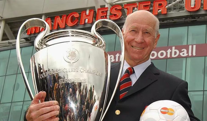 Sir Bobby Charlton: the legend of English football and Manchester United, passed away at the age of 86.
