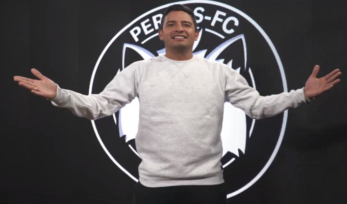 Reimond Manco deja el fútbol peruano y ficha por los Persas FC de la Kings League