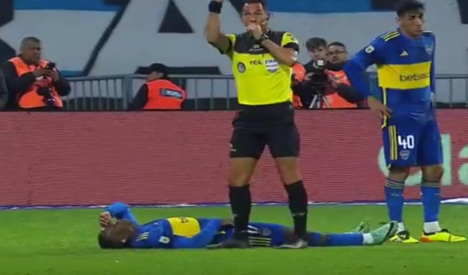 ¡Alerta en Perú! Luis Advíncula sufrió una lesión con Boca a un mes del inicio de la Copa América