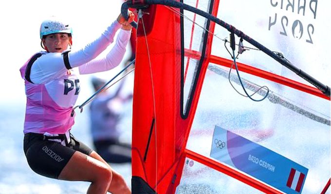 ¡Orgullo peruano! María Belén Bazo clasifica a los cuartos de final de windsurf en París 2024