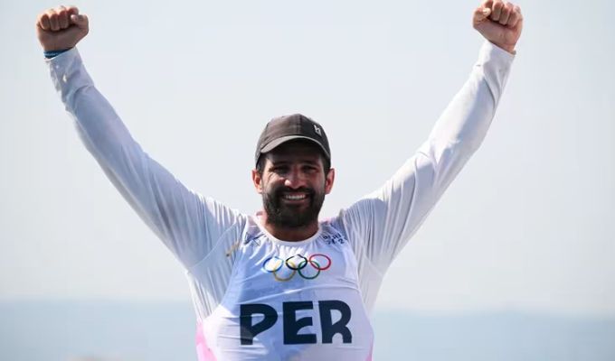 Stefano Peschiera: ¿cuánto dinero recibirá el velerista peruano por ganar medalla de bronce en París 2024?