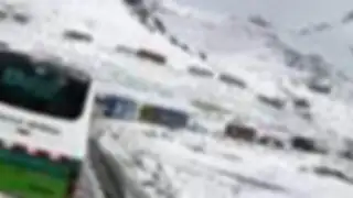 Tránsito vehicular a la altura de Ticlio se restablece tras intensa nevada