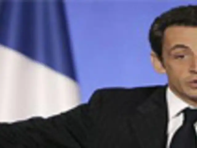 Francia: Presidente Nicolás Sarkozy anuncia que se presentará a la reelección