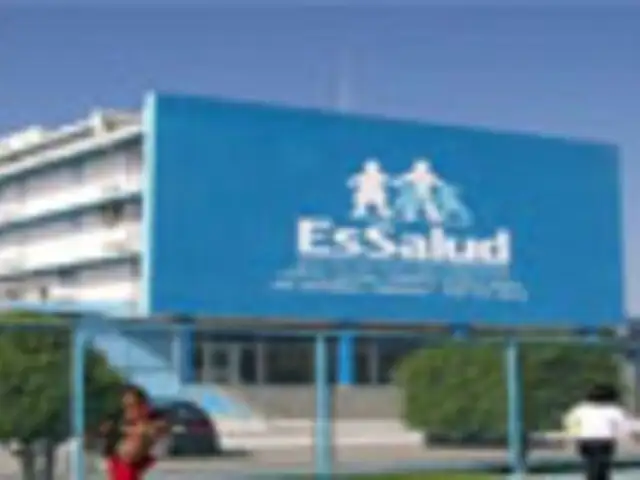 Essalud denuncia que administración aprista realizó compras y contratos irregulares