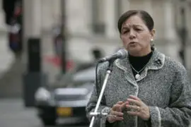 Ministra Fernández exhorta a protestantes puneños a deponer medidas de fuerza