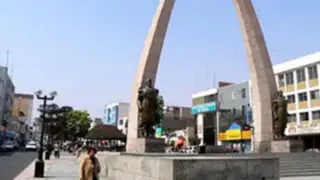 Tacna: turistas chilenos se toman foto orinando sobre estatua de Bolognesi