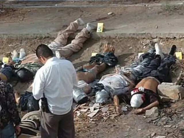 Autoridades iraquíes encuentran 900 cuerpos enterrados en fosa común 