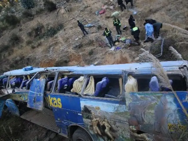 Cusco: bus cae a abismo de 60 metros dejando cuatro muertos y más de 20 heridos