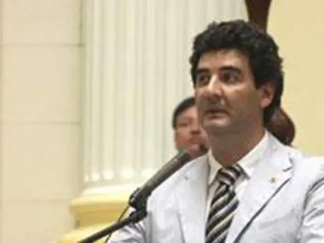 Presidente García tiene conducta machista y autoritaria contra la alcaldesa Villarán