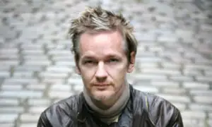 Defensa legal del fundador de WikiLeaks Julian Assange intenta impedir extradición a Suecia