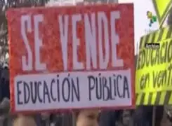 Estudiantes chilenos marchan en Santiago para reclamar mejoras educación gratuita y de calidad