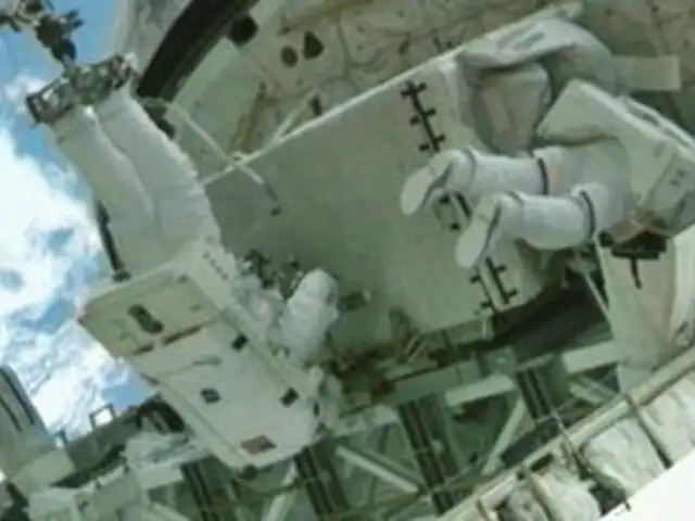 Astronautas de la Estación Espacial Internacional realizaron caminata