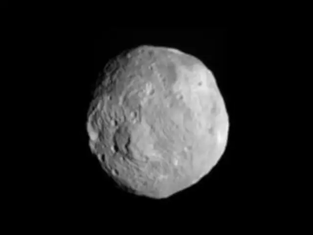 La NASA publicó foto del asteroide Vesta