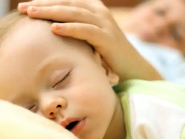 Dormir con los padres no afecta las habilidades sociales en los niños
