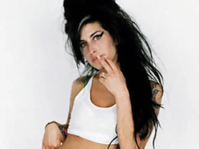 Familiares de Amy Winehouse aseguran que la cantante falleció por abstinencia de alcohol