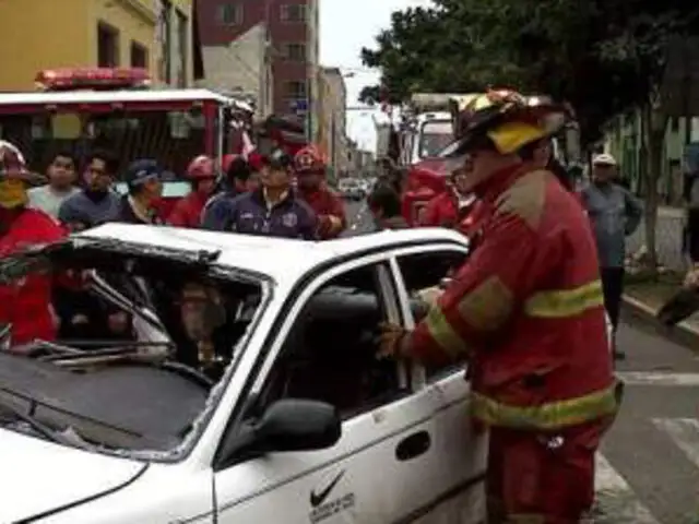 Once personas fueron heridas tras un violento accidente vehicular en el Cercado de Lima