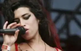 Revelan que Amy Winehouse se había comprometido con Reg Traviss antes de morir