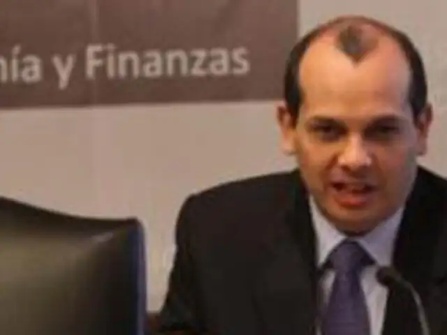 Ministro Castilla reconoce que crisis internacional afectará crecimiento del país 