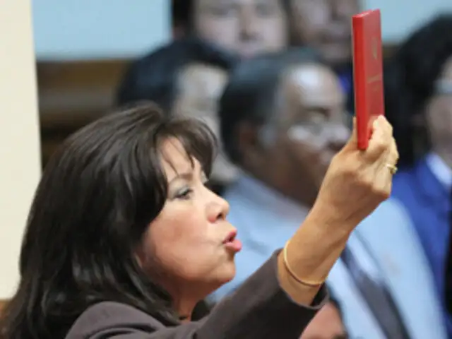 Congreso debatirá esta noche propuesta para sancionar a Martha Chávez