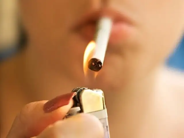 Mujeres fumadoras viven diez años menos