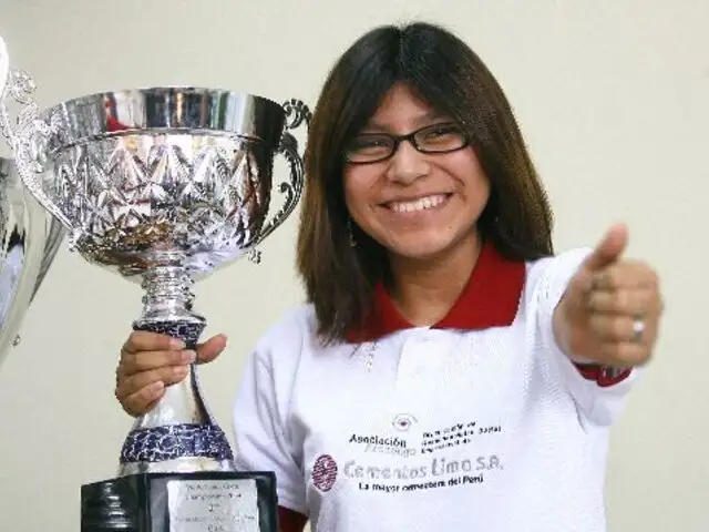 Parlamento condecoró a campeona mundial de ajedrez Deysi Cori