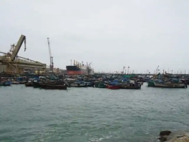 Ordenan cierre puertos Matarani y Atico en Arequipa por oleajes