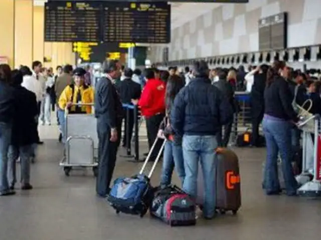 Continúa malestar de pasajeros de Peruvian Airlines varados en Cusco
