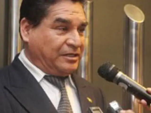 Piden investigar a congresista Amado Romero por vínculos con minería informal