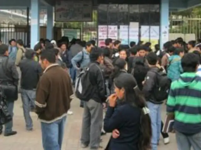 Estudiantes de la Universidad Nacional de Cajamarca toman local para exigir mejoras