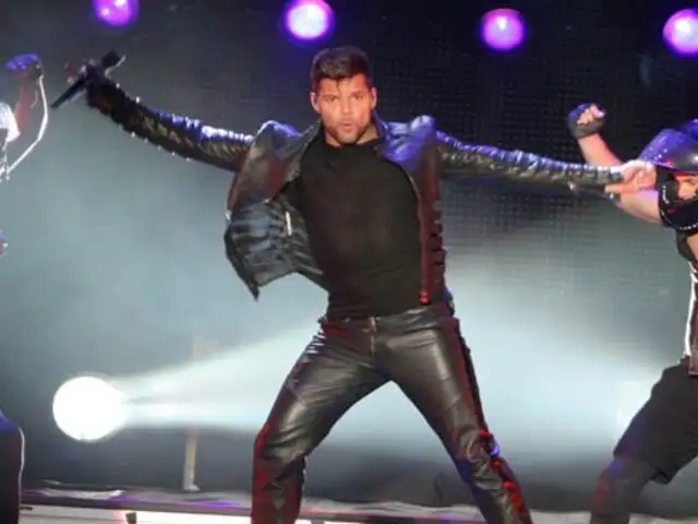 Ricky Martin hizo vibrar a sus fanáticas peruanas en la explanada del Monumental