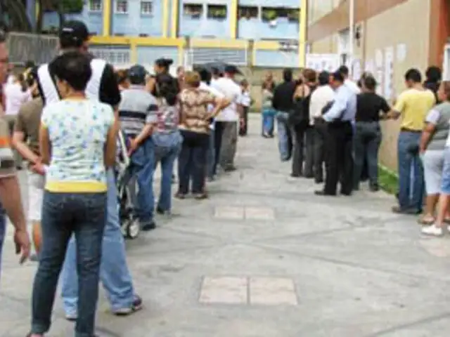 Grandes colas por la venta de entradas para el partido Perú vs. Paraguay