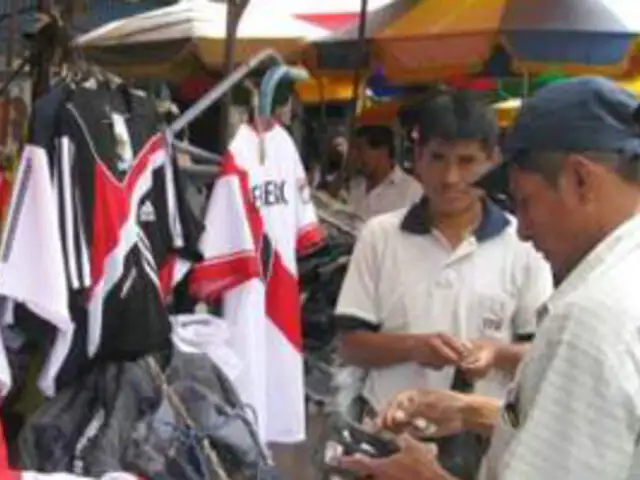 En Chiclayo crece la demanda por camisetas de la selección