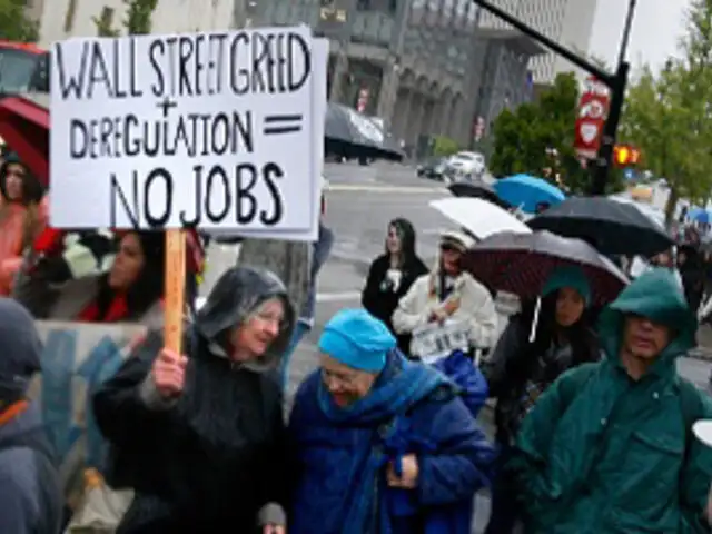 Detienen e interrogan a 120 manifestantes del movimiento "Ocupemos Wall Street"