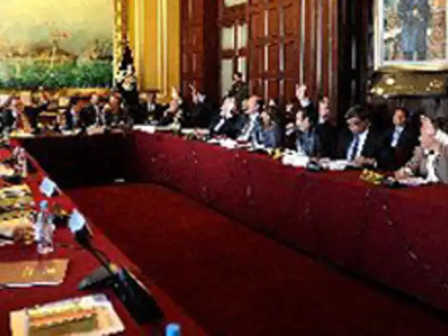 Congresistas de la comisión de Justicia insiste en la “ley mordaza”