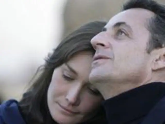 Ex modelo Carla Bruni dio a luz al nuevo hijo del presidente francés Nicolas Sarkozy