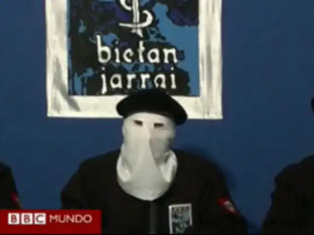 España: Terroristas de ETA anuncian  el cese definitivo de su lucha armada