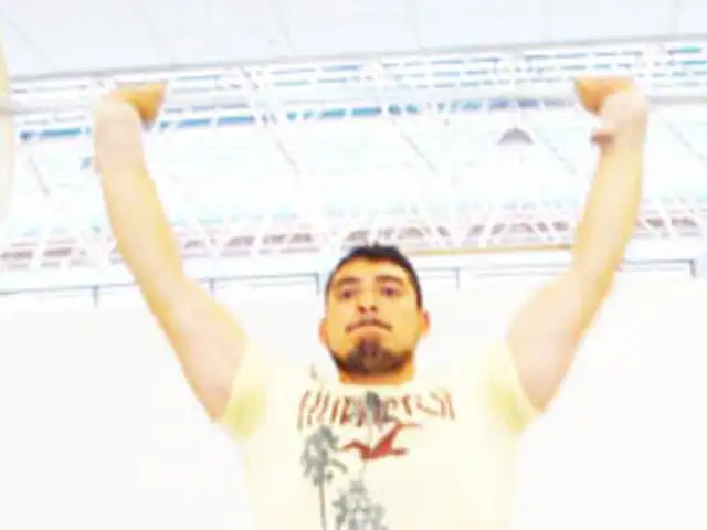 Campeón de levantamiento de pesas necesita ayuda para viajar y competir