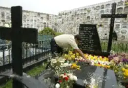 Visitantes se congregan en cementerio El Ángel por el Día de todos los Santos