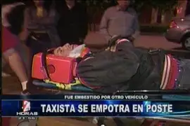 Por falta de señalización taxista chocó contra un poste en San Miguel