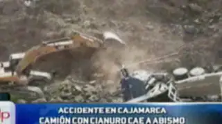 Cajamarca: Cisterna cargada de Cianuro se despista y cae a un abismo