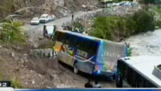 Ancash: Alud de lodo y piedras ocasiona bloqueo de carreteras en Huari 