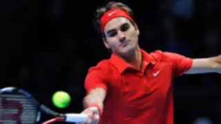 Federer gana en el inicio del Masters de Londres