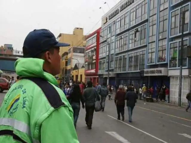 Denuncian que delincuentes impiden fiscalización en galerías del jirón Puno