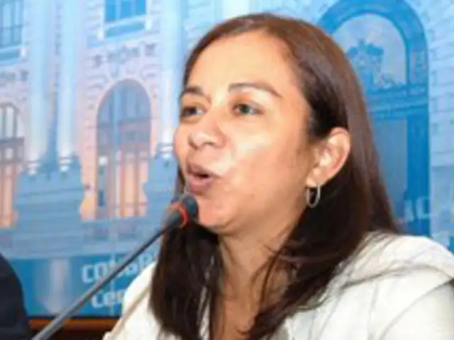 Parlamentaria oficialista Marisol Espinoza defiende postura de Nadine Heredia